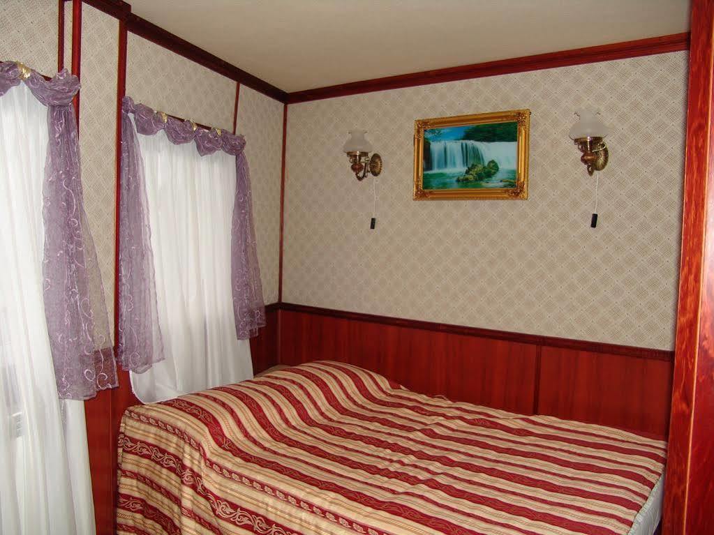Hotel Bogdan Khmelnytskyi Kyjev Exteriér fotografie
